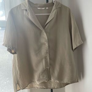 khaki uniqlo button down shirt